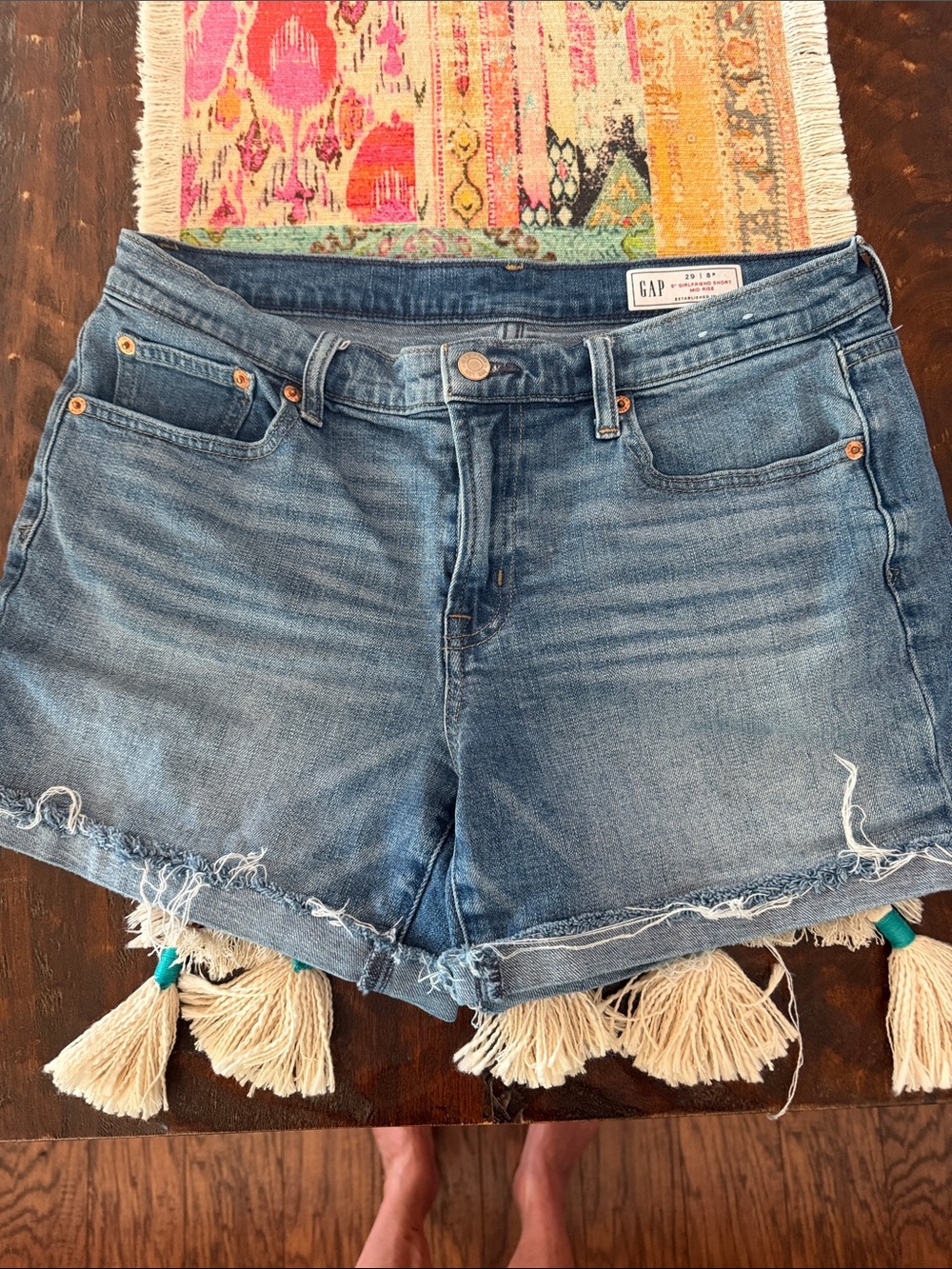 GAP 5’’ Girlfriend Mid Rise Short